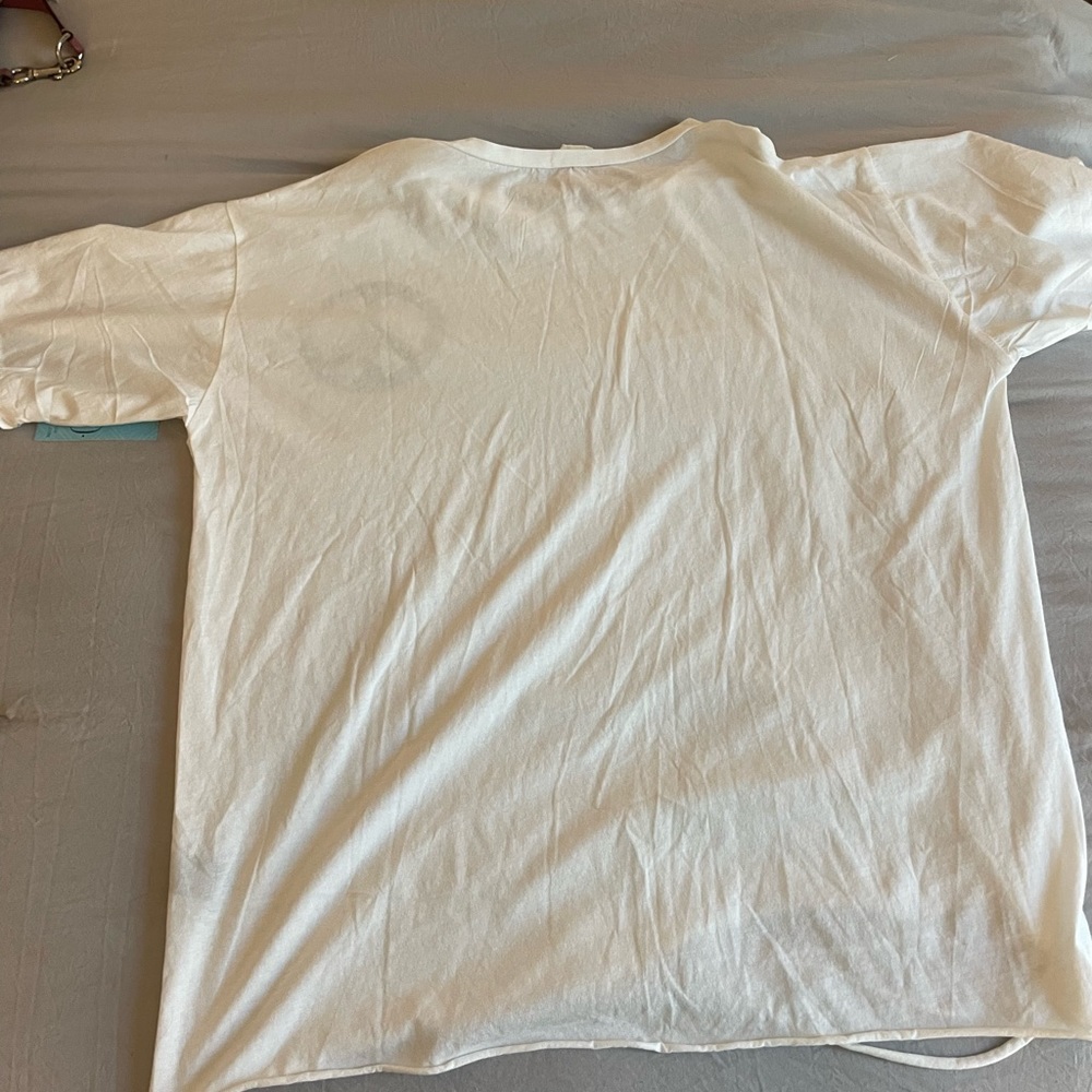 WHITE DISTRESSED PEACE TEE POL - Picture 3 of 11